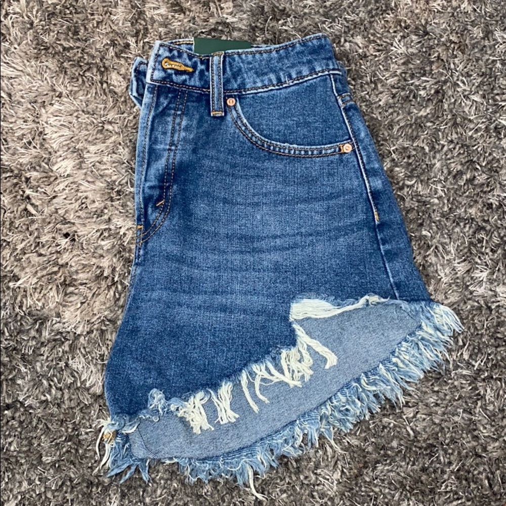 Shorts - Picture 4 of 4